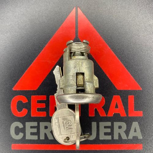 Chapa Vehículo Cajuela / Chevrolet / Llave Letras (HH17)