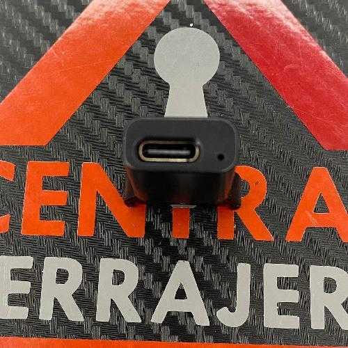 Cargador Baterias CR20 (Lll29)