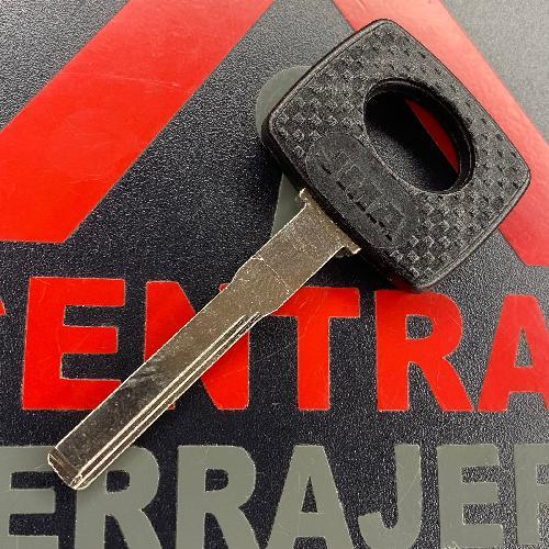 Llave Plástico MERCEDES JMA 2F ME-7.P1 (CC33)