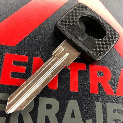 Llave Plástico MERCEDES ME-1.P (A20)