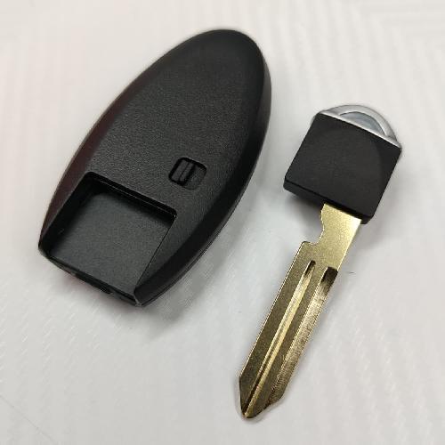 Proximidad 3B Nissan Logo CWTWB1U825/773 433MHZ