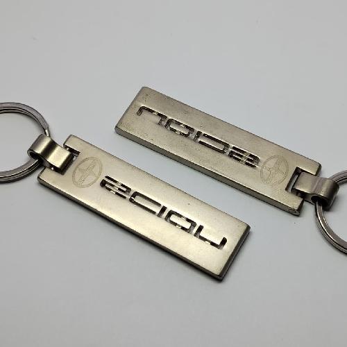 LLAVERO SCION (K06)