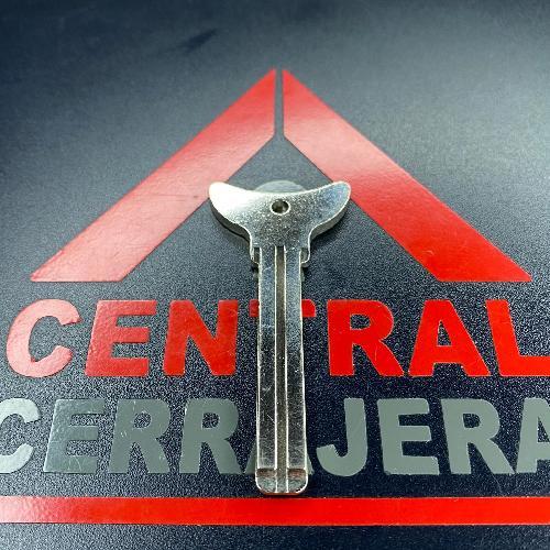 LLAVE METAL / TOYOTA / LXP90 (INSERTO 133)