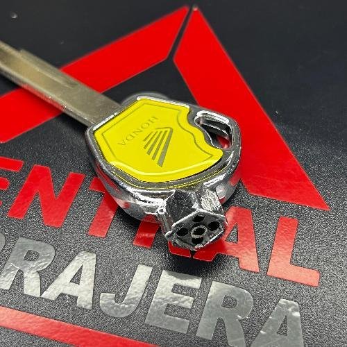LLAVE METAL PLASTICO MOTO HONDA AMARILLA IMAN (INSERTO 384)