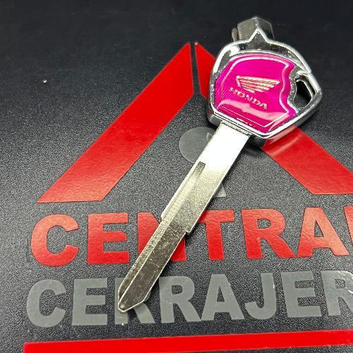 LLAVE METAL PLASTICO MOTO HONDA ROSA IMAN  (INSERTO 386)